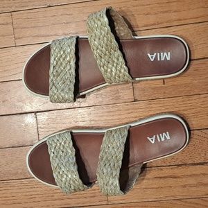 Mia platform sandals size 9m
